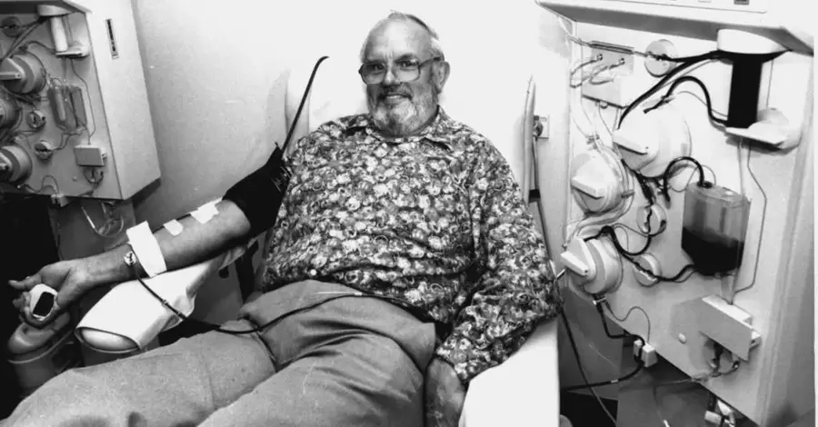 В Австралії помер Джеймс Гаррісон, кров якого врятувала 2,4 мільйона немовлят