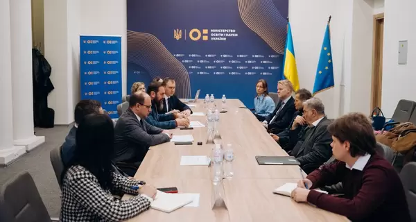 В Украину в знак поддержки приехали нобелевские лауреаты по физике