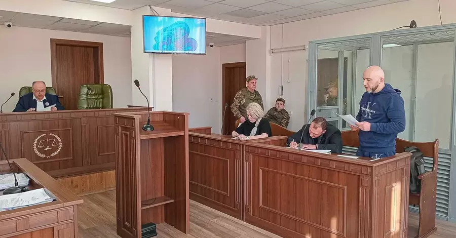 Суд продлил на два месяца арест экс-судьи Тандыра, сбившего нацгвардейца на блокпосту 