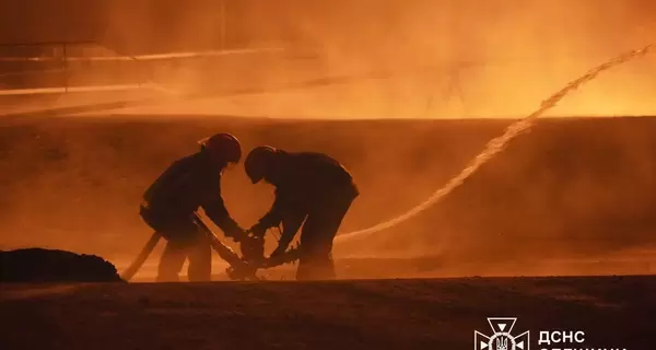 В Костантиновке Россия сбросила бомбу на многоэтажку, в Одесской области - ударила по складу детских игрушек 