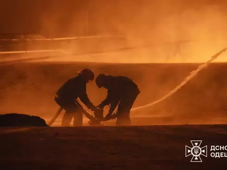 В Костантиновке Россия сбросила бомбу на многоэтажку, в Одесской области - ударила по складу детских игрушек 