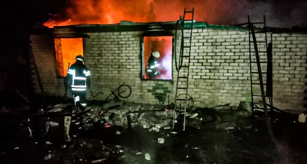 В Харьковской области в результате пожара в доме погибла семья с 10-летним ребенком