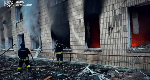 Россияне семь раз ударили по больнице на Сумщине - в ГСЧС рассказали подробности атаки 