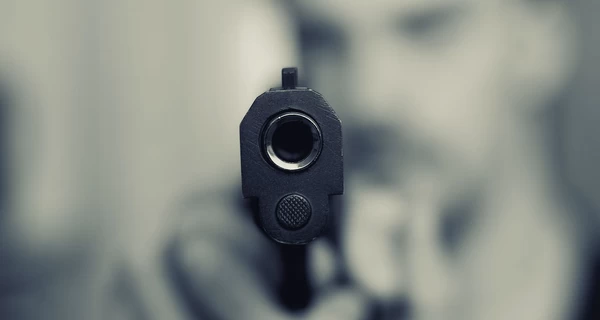 В Киеве мужчина расстрелял сотрудницу страховой компании и покончил с собой