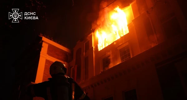 РФ ночью выпустила полсотни беспилотников по Киеву, на Подоле горела многоэтажка