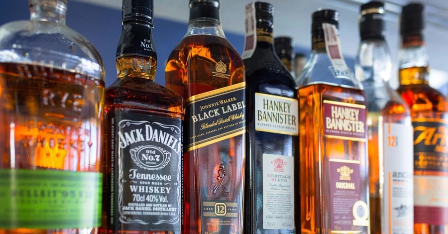 Во Львове запретили продажу алкоголя во время комендантского часа