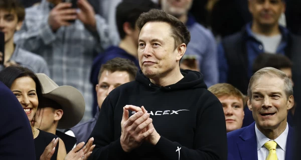 Илон Маск продал соцсеть Х собственному AI-стартапу