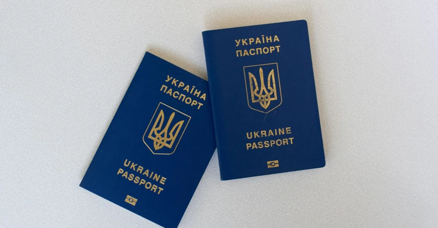 Уряд спростив оформлення паспортів для чоловіків 18-60 років за кордоном