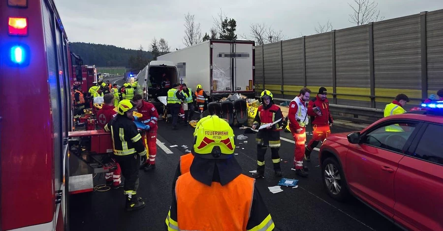 В Австрии в ДТП разбился микроавтобус с украинцами