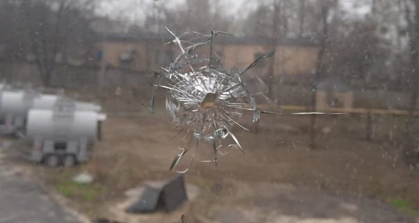 В столице неизвестные обстреляли здание 