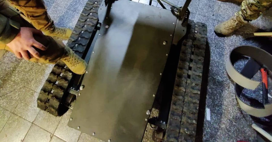 Украинский робот вывез трех раненых, которые месяц находились в окружении