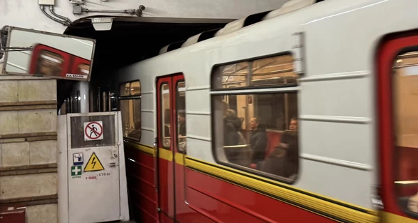 В киевском метро под колеса поезда попала женщина, ряд станций закрыли для входа