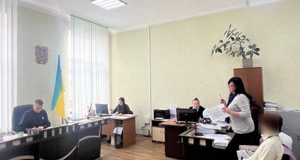 Подозреваемой в надругательстве над могилой азовца 