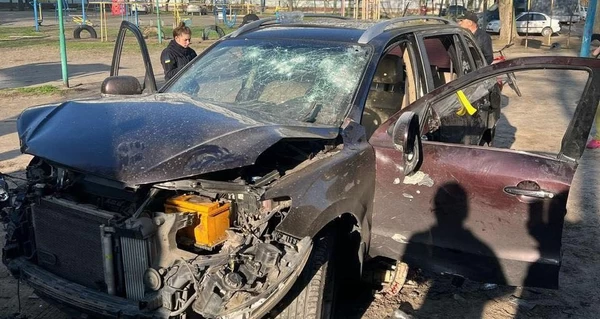 На Днепропетровщине взорвался автомобиль, в котором находился местный чиновник с женой