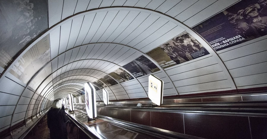 У Києві стався збій у роботі метро, ​​пасажири не можуть сплатити за проїзд 