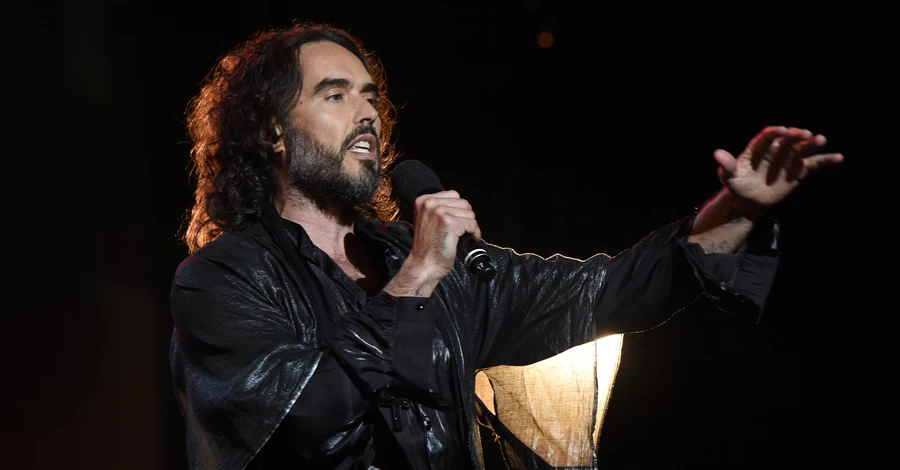 Британський гуморист Рассел Бренд відреагував на звинувачення у сексуальному насильстві