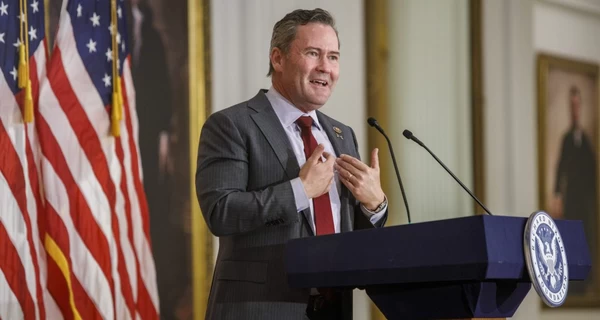 Уолц добавил журналиста в секретный чат, потому что сохранил его номер под именем коллеги, — СМИ