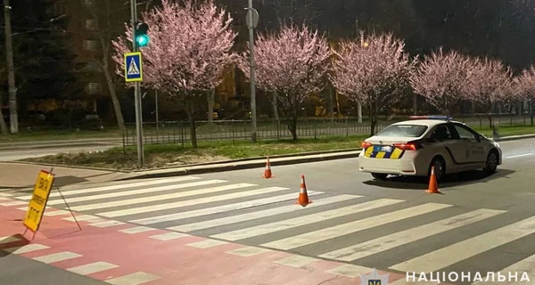 Во Львове водитель сбил 14-летнюю девочку, она в реанимации