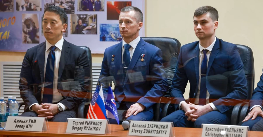 На МКС прибыл российско-американский экипаж с украинским предателем Зубрицким