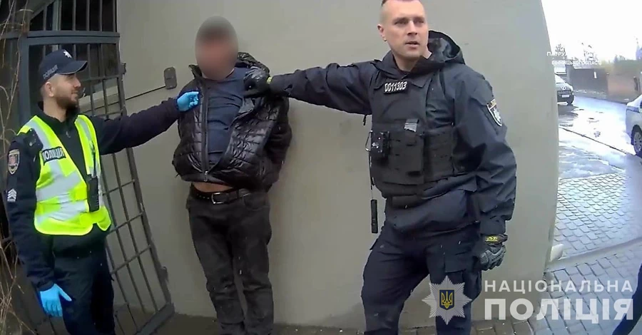 Водій, підозрюваний у смертельній ДТП, наїхав на патрульного та тікав від поліції