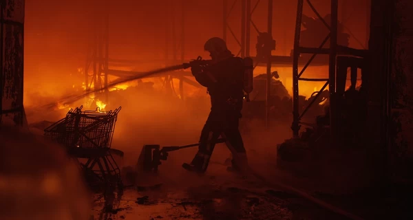 Россияне атаковали беспилотниками Киев - в городе пожары, ранены два человека