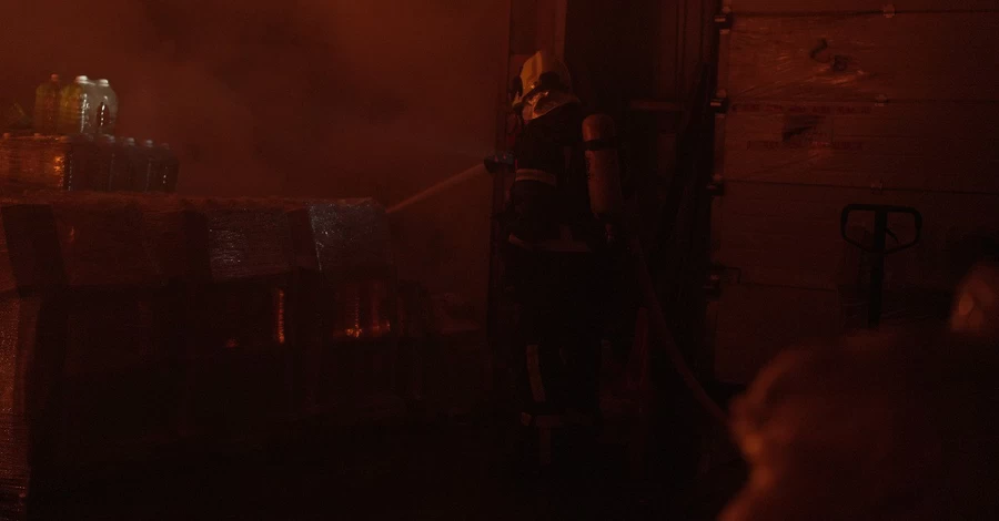 У Києві через атаку БПЛА поранено трьох людей, а на Кіровоградщині - ціле село залишилося без світла