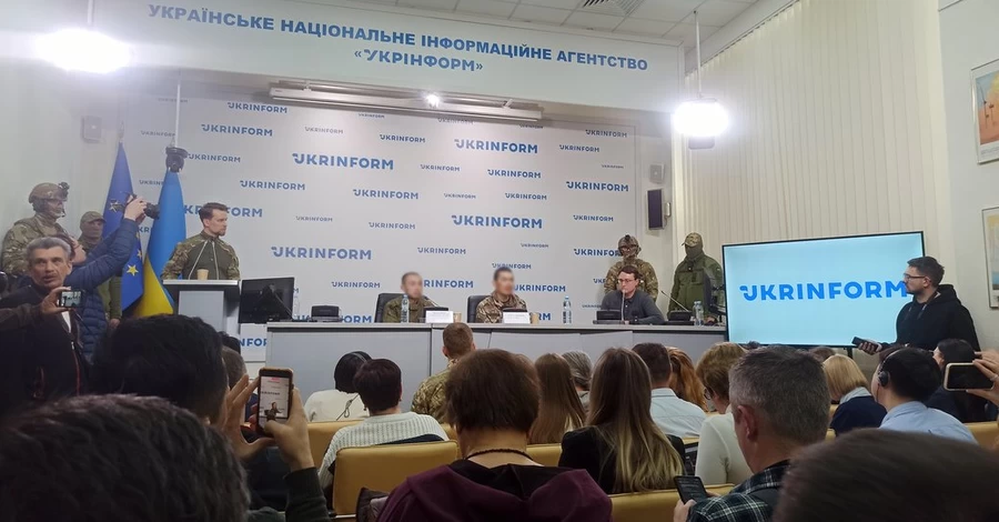 Полонені китайці на пресконференції у Києві розповіли, як потрапили на війну