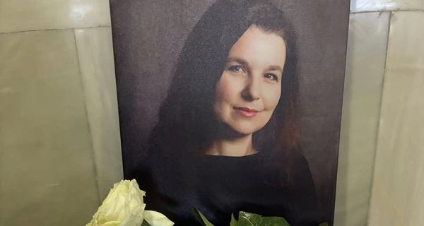 Одну из жертв удара по Сумам пианистку Елену Когут похоронили в концертном наряде
