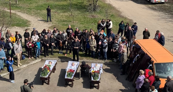 На Сумщине похоронили семью, погибшую во время ракетного удара РФ
