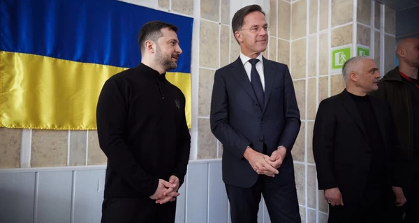 Зеленский и Рютте посетили госпиталь в Одессе и раздали награды раненым военным