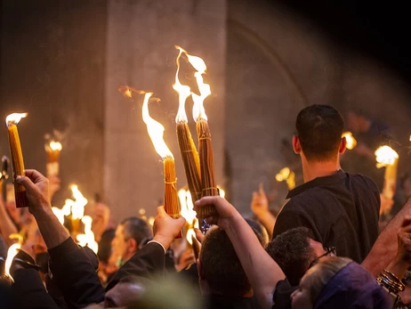 В Храме Гроба Господня в Иерусалиме сошел Благодатный огонь