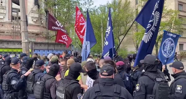 В Киеве произошла стычка между полицией и протестующими