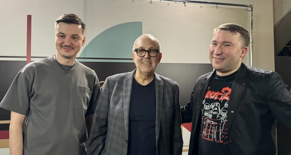 Журналист Юрий Макаров впервые появился на публике после нападения в Киеве