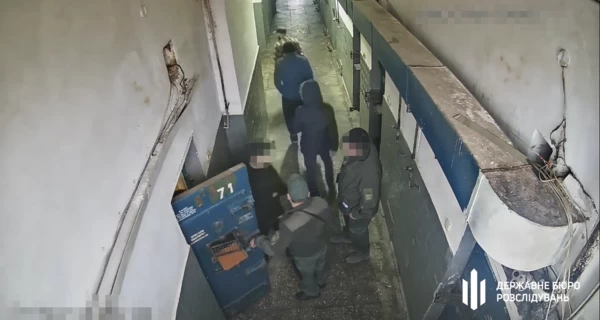  Сотрудники ГБР задержали 13 подозреваемых из-за смерти заключенного в Киевском СИЗО 