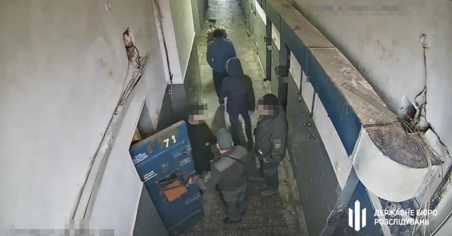  Сотрудники ГБР задержали 13 подозреваемых из-за смерти заключенного в Киевском СИЗО 