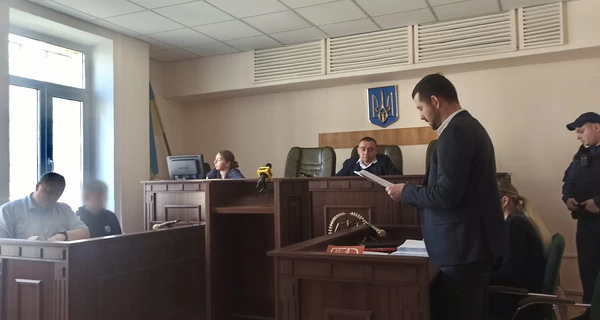 В Киеве избрали меры пресечения подросткам, подозреваемым в избиении военного