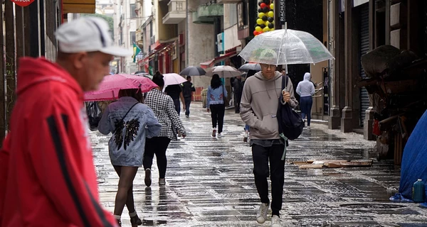 На Украину надвигается резкое похолодание, в ряде регионов 27 апреля пройдут дожди