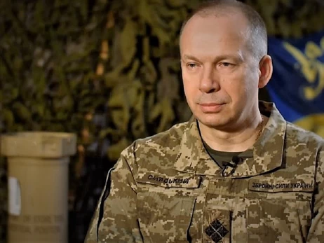 На многих направлениях фронта ситуация остается сложной, - Сырский