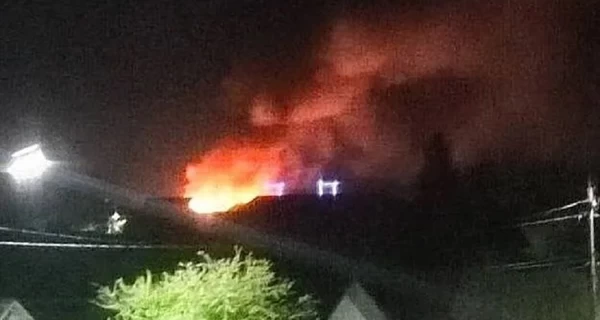 В Брянске раздались взрывы, бушуют пожары в районе завода 