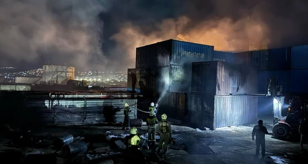 В России заявили об атаке 91 украинского БпЛА - взрывы раздавались в нескольких областях, горит НПЗ