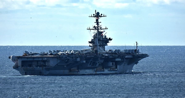 В США затонул истребитель ВМС, упавший в море с авианосца USS Harry S. Truman