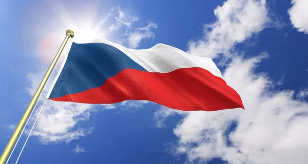 В Чехии на митинге напали на юношу с украинским флагом