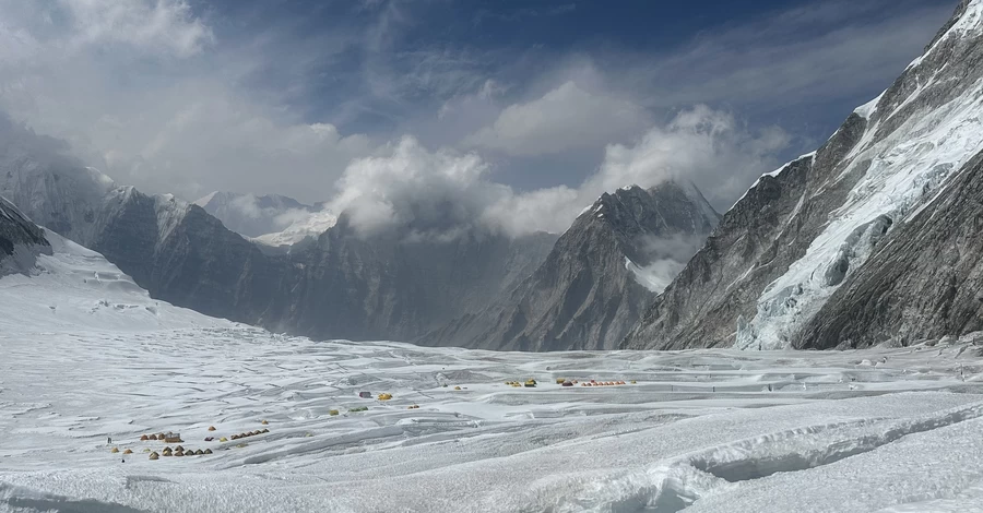 Непал ужесточит условия для альпинистов - восхождение на Эверест разрешат не всем
