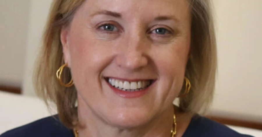 Новым послом США в Украине стала Джулия Дэвис