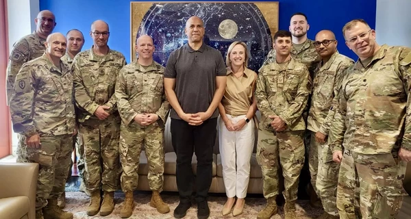 Нова господарка посольства США у Києві Джулі Девіс: що про неї відомо