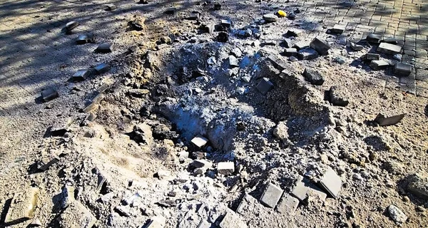 РФ опять атаковала Херсон, есть жертвы - жителей просят держаться подальше от центра 