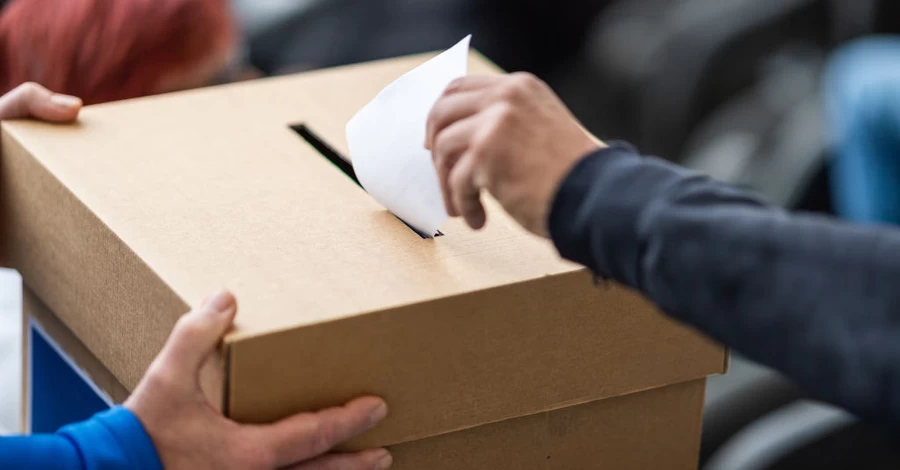 У Румунії повторно обирають президента після 