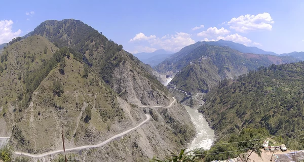 Индия перекрыла пропуск воды через плотину на границе с Пакистаном