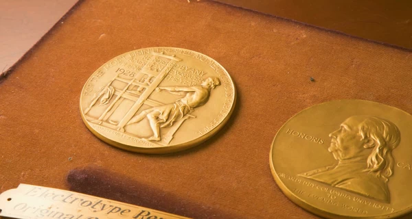 Лауреатами Пулитцеровской премии стали авторы расследования о фентаниле и покушении на Трампа