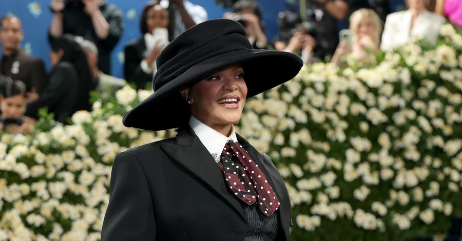 Ріанна на Met Gala оголосила про третю вагітність